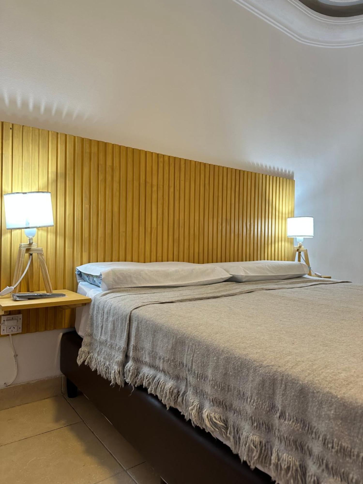 Hotel Petit Balcarce Salta Extérieur photo